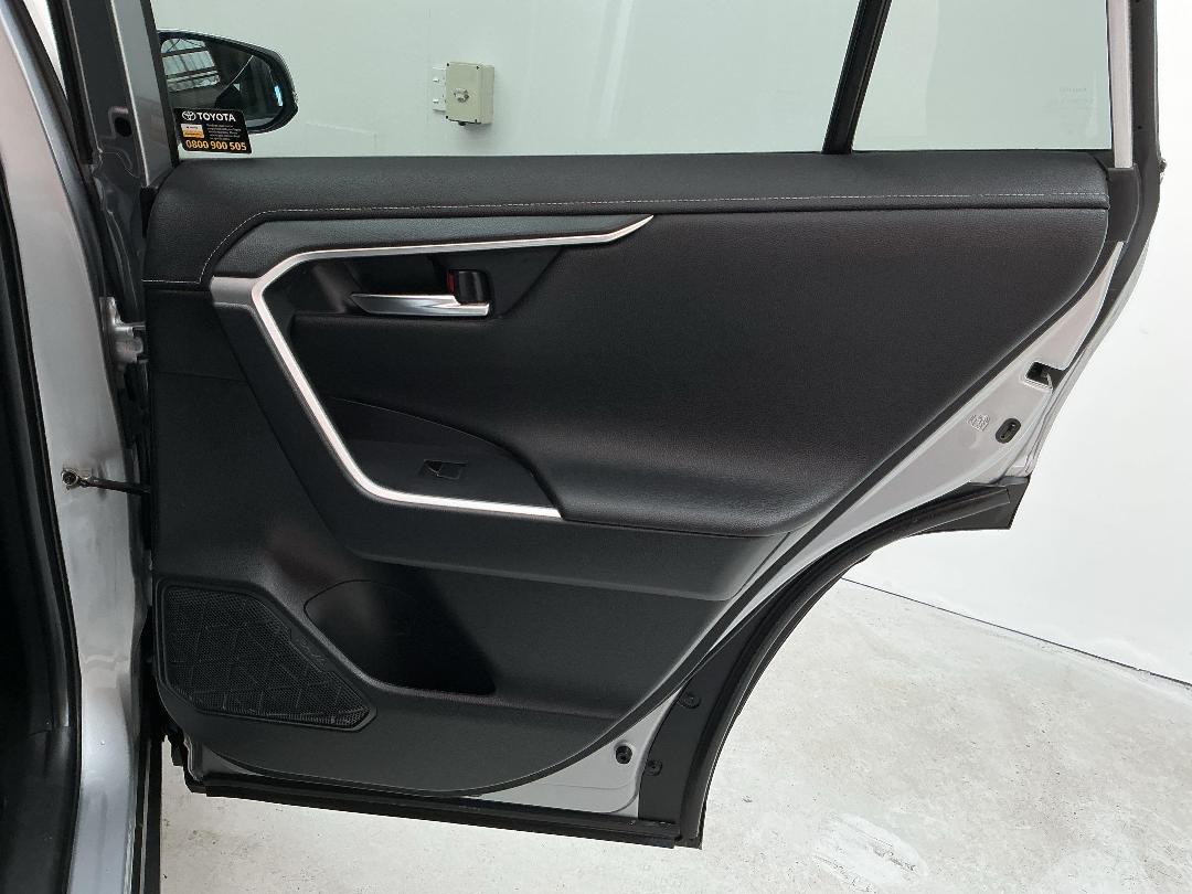 Photo '19' of Toyota Rav4