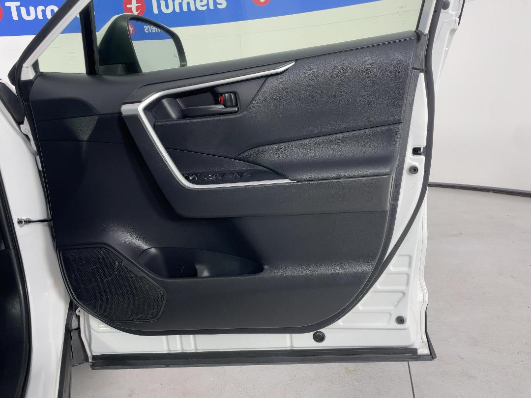 Photo '15' of Toyota Rav4 Photo '15' of Toyota Rav4