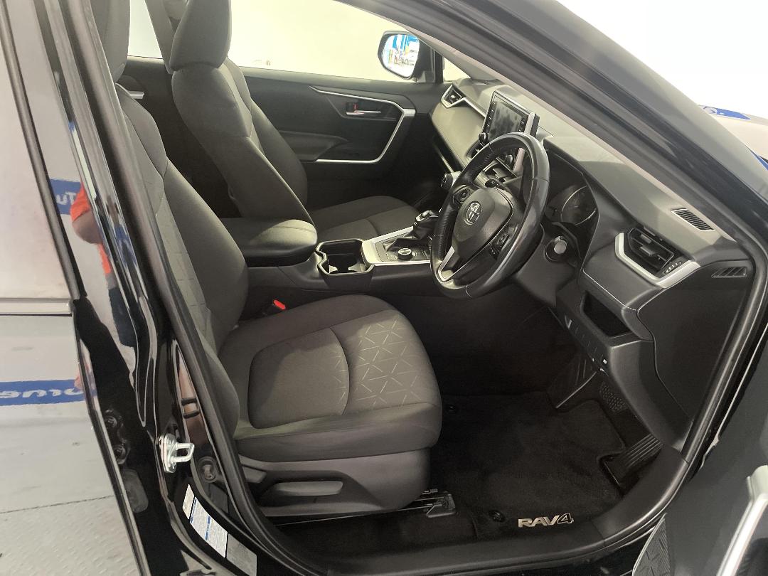 Photo '16' of Toyota Rav4