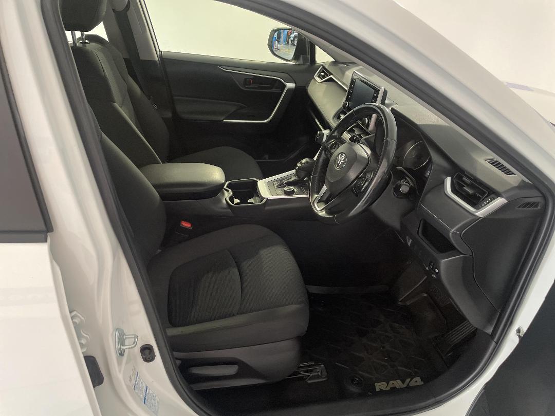 Photo '16' of Toyota Rav4 Photo '16' of Toyota Rav4