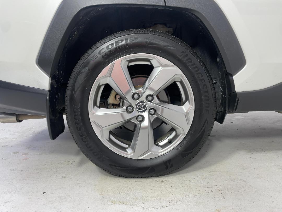 Photo '12' of Toyota Rav4