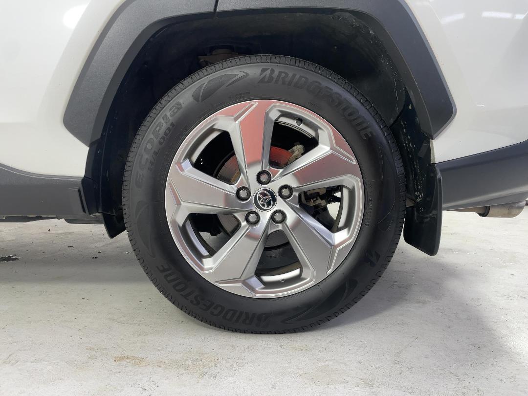 Photo '11' of Toyota Rav4