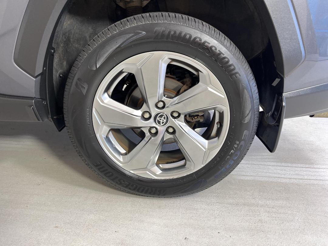 Photo '11' of Toyota Rav4