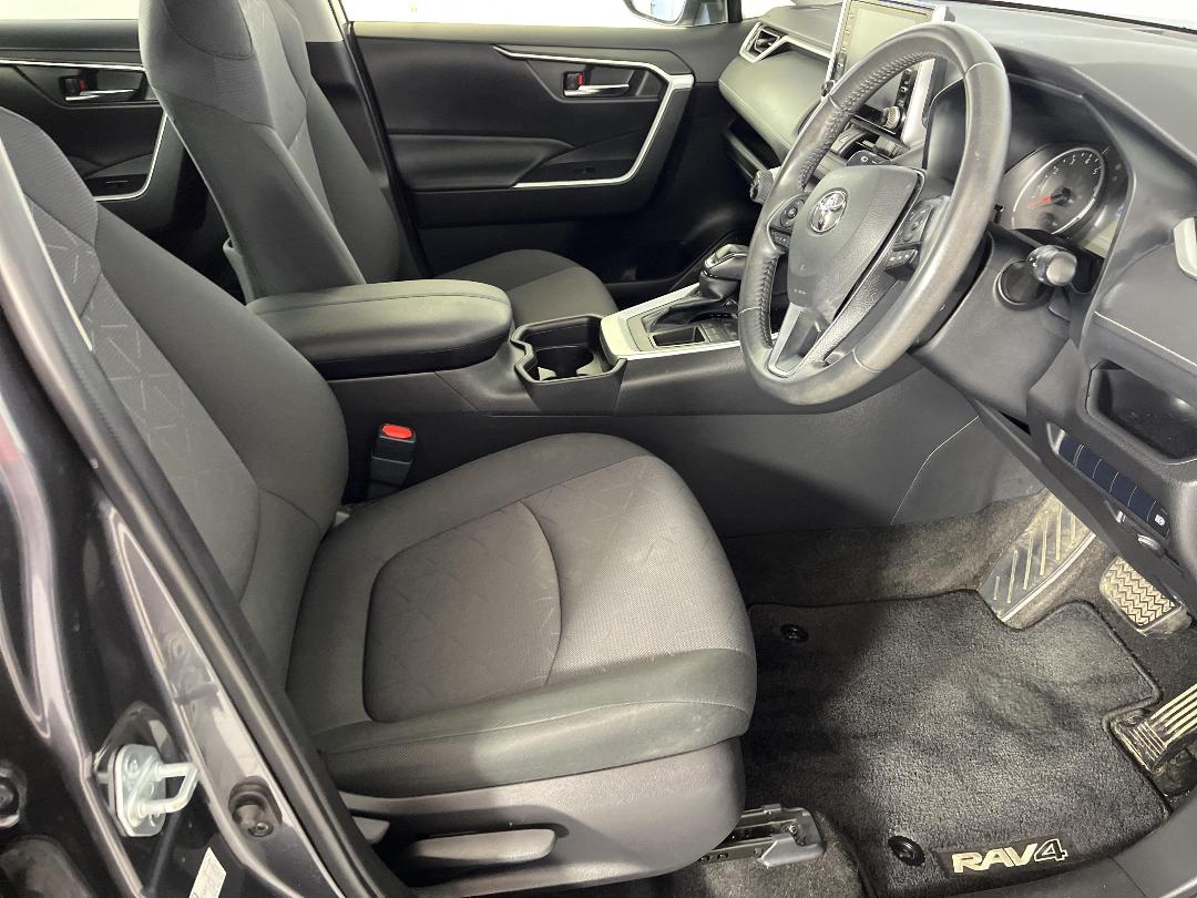 Photo '16' of Toyota Rav4