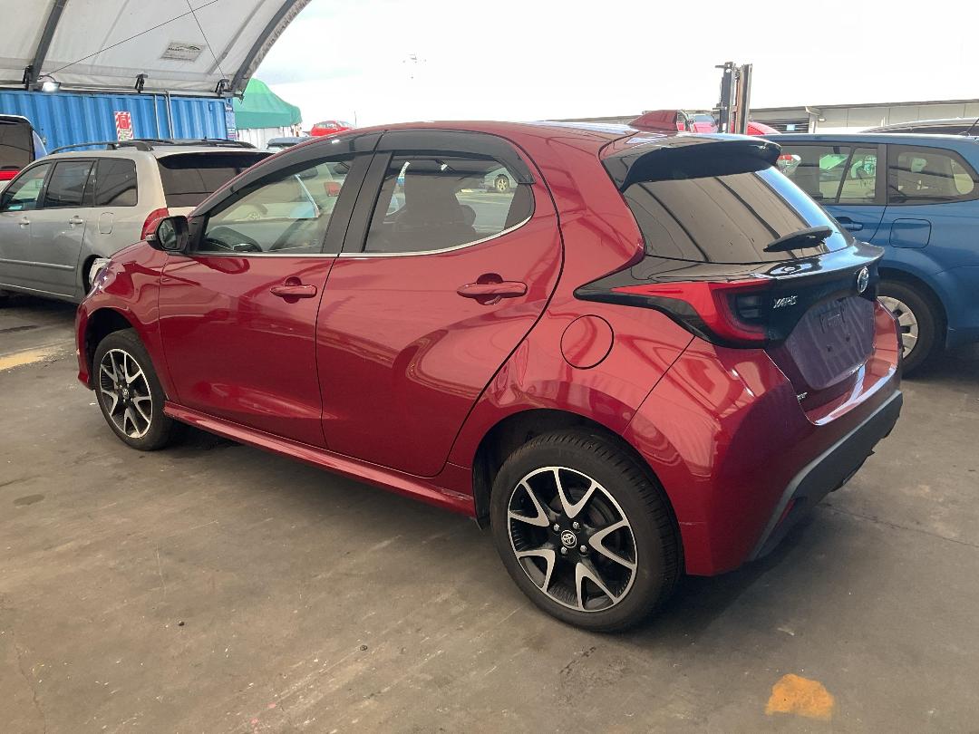 Photo '10' of Toyota Yaris