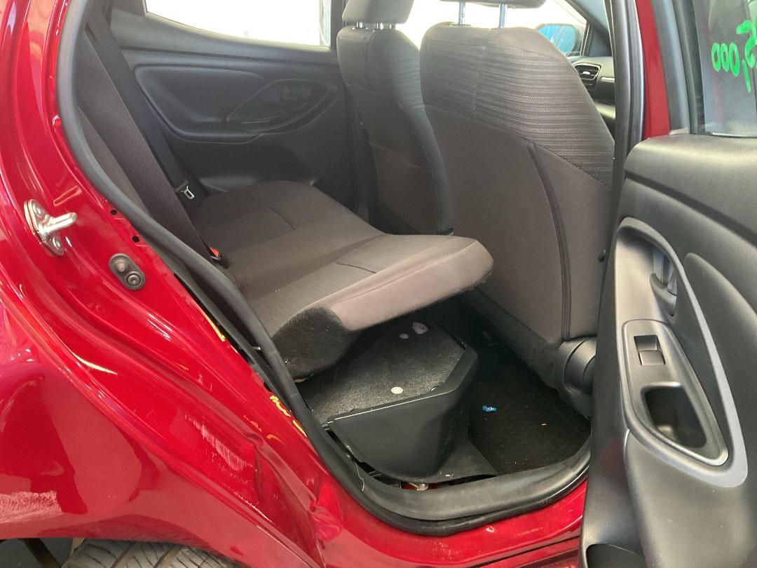 Photo '16' of Toyota Yaris