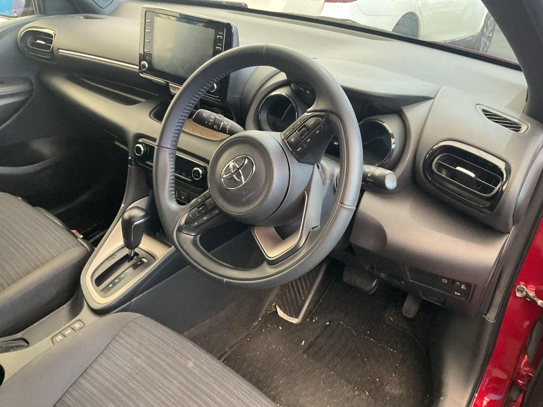 Photo '18' of Toyota Yaris