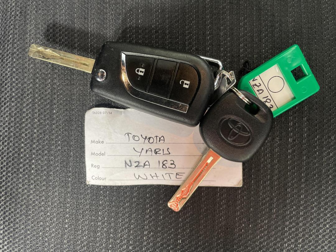 Photo '22' of Toyota Yaris Photo '22' of Toyota Yaris