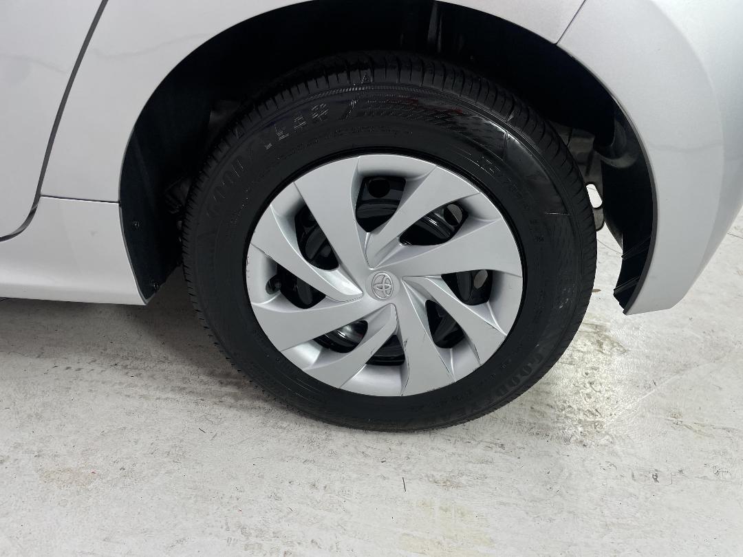 Photo '11' of Toyota Yaris