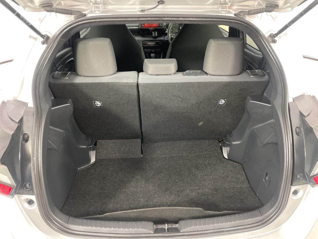 Photo '14' of Toyota Yaris