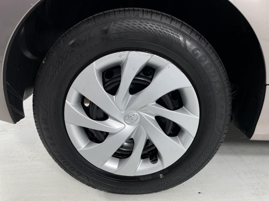 Photo '12' of Toyota Yaris