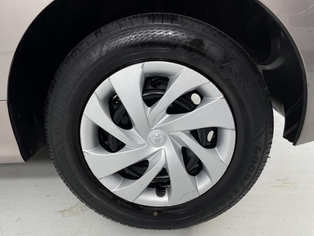 Photo '11' of Toyota Yaris