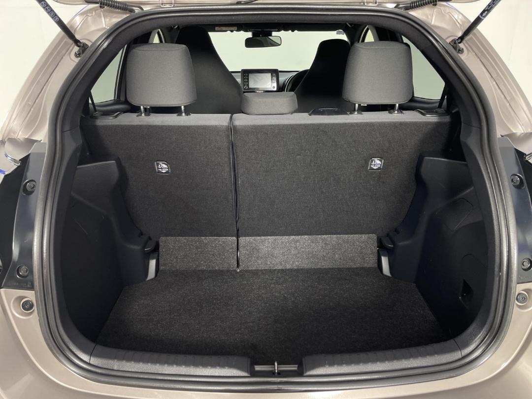 Photo '14' of Toyota Yaris