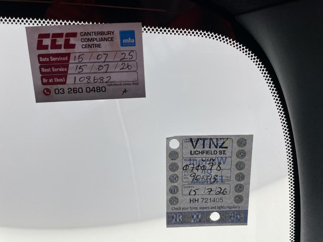 Photo '28' of Toyota Yaris