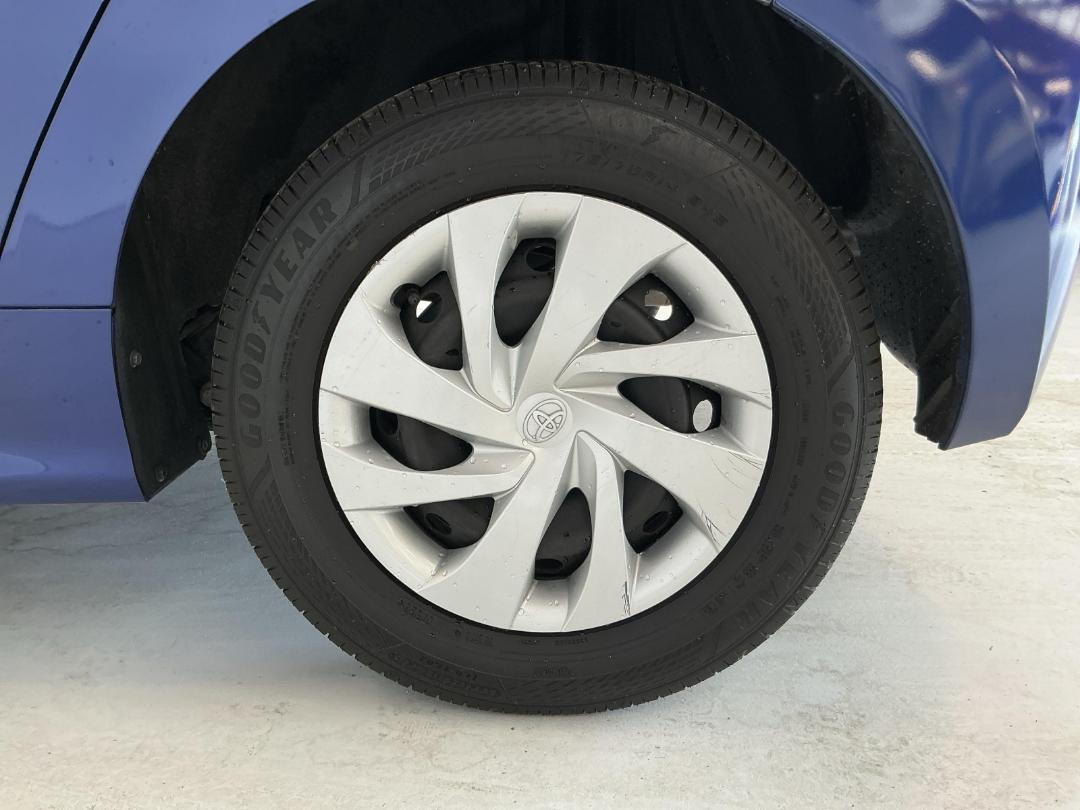 Photo '11' of Toyota Yaris