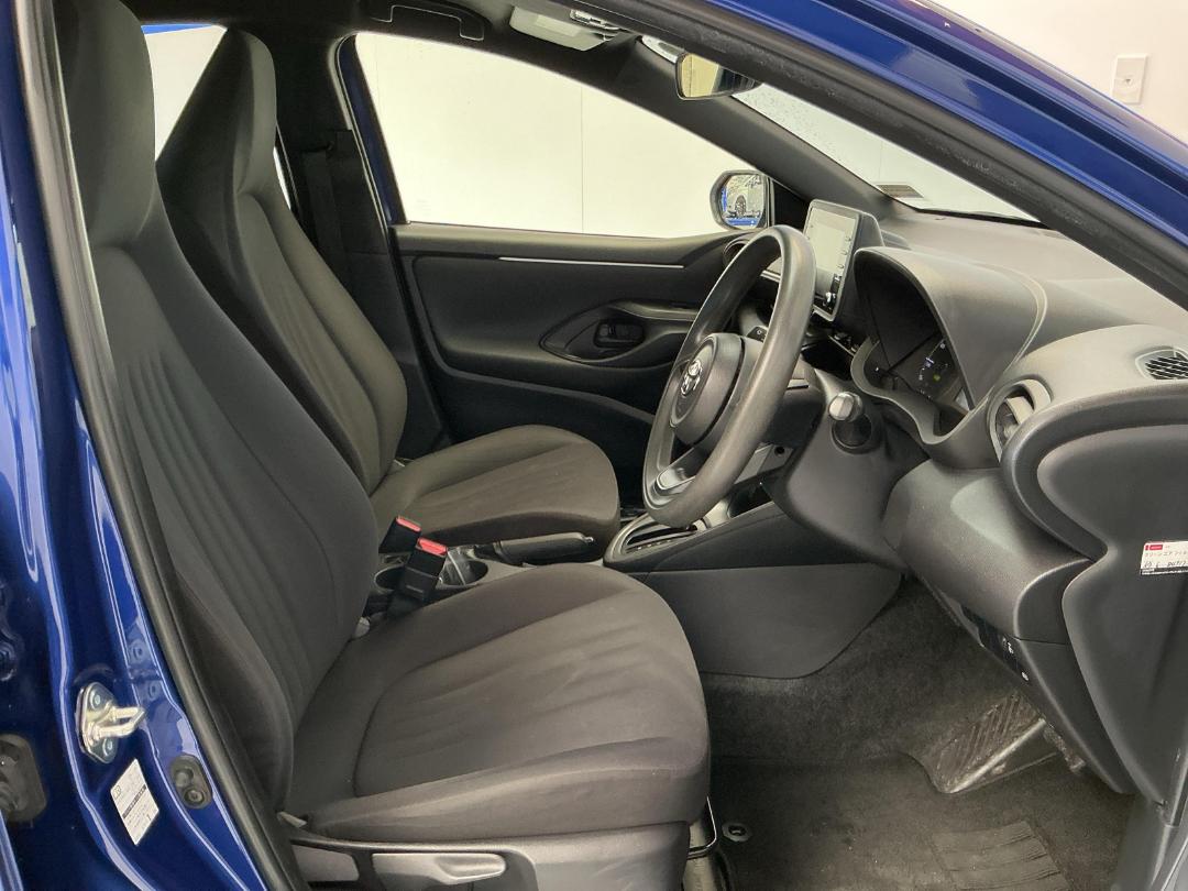 Photo '16' of Toyota Yaris