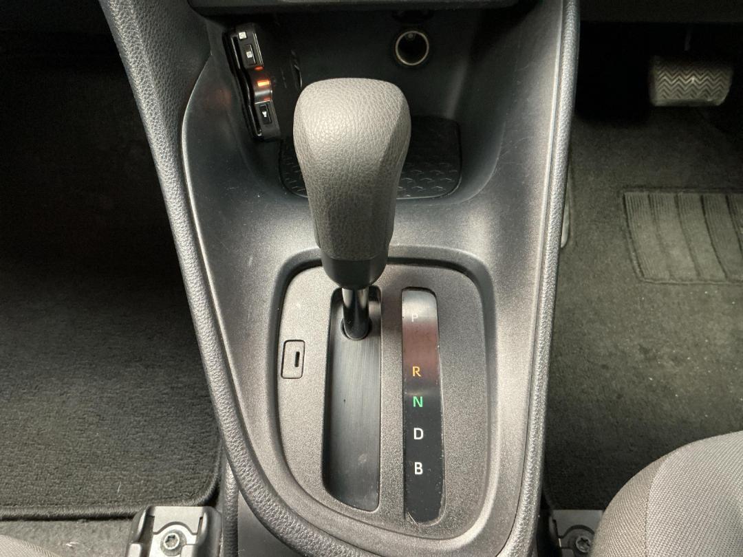 Photo '23' of Toyota Yaris