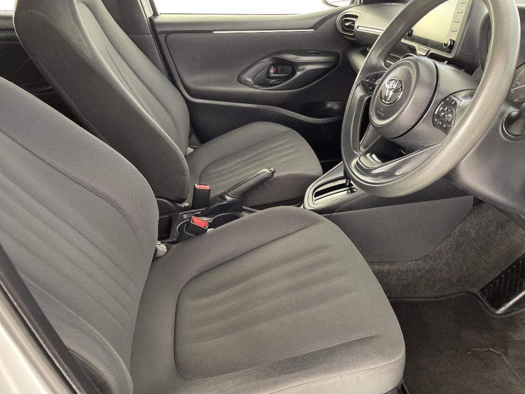 Photo '16' of Toyota Yaris