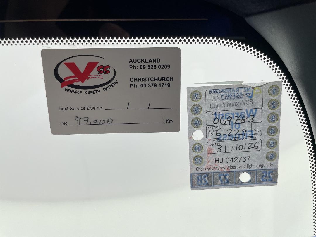 Photo '28' of Toyota Yaris