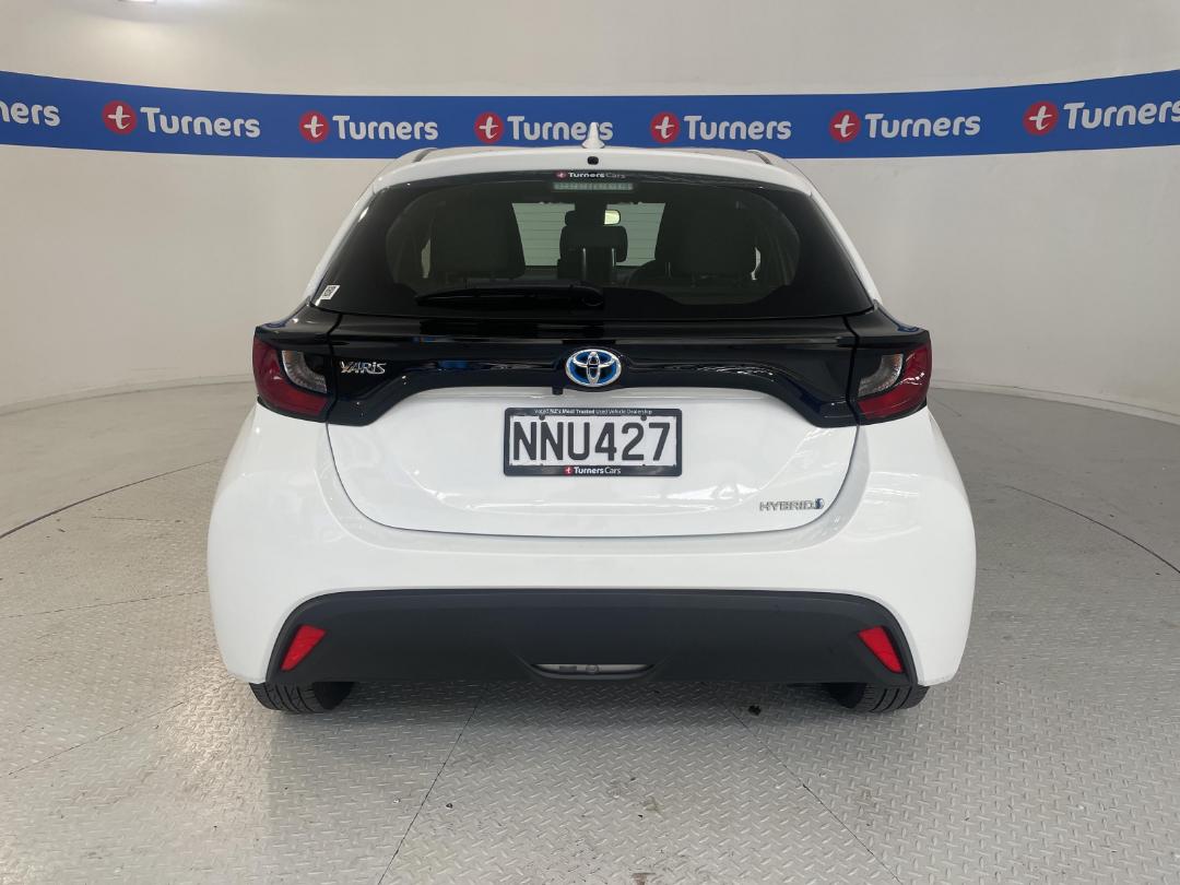 Photo '6' of Toyota Yaris