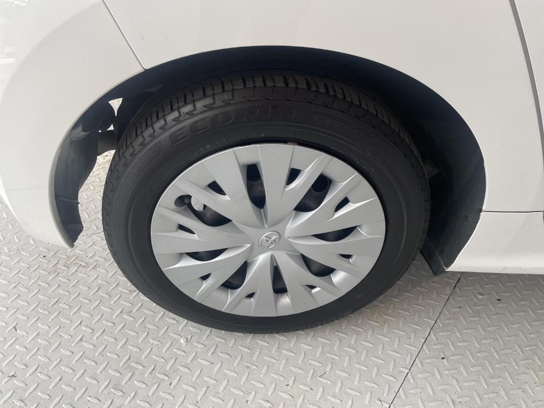 Photo '12' of Toyota Yaris