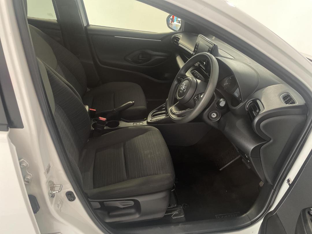 Photo '16' of Toyota Yaris