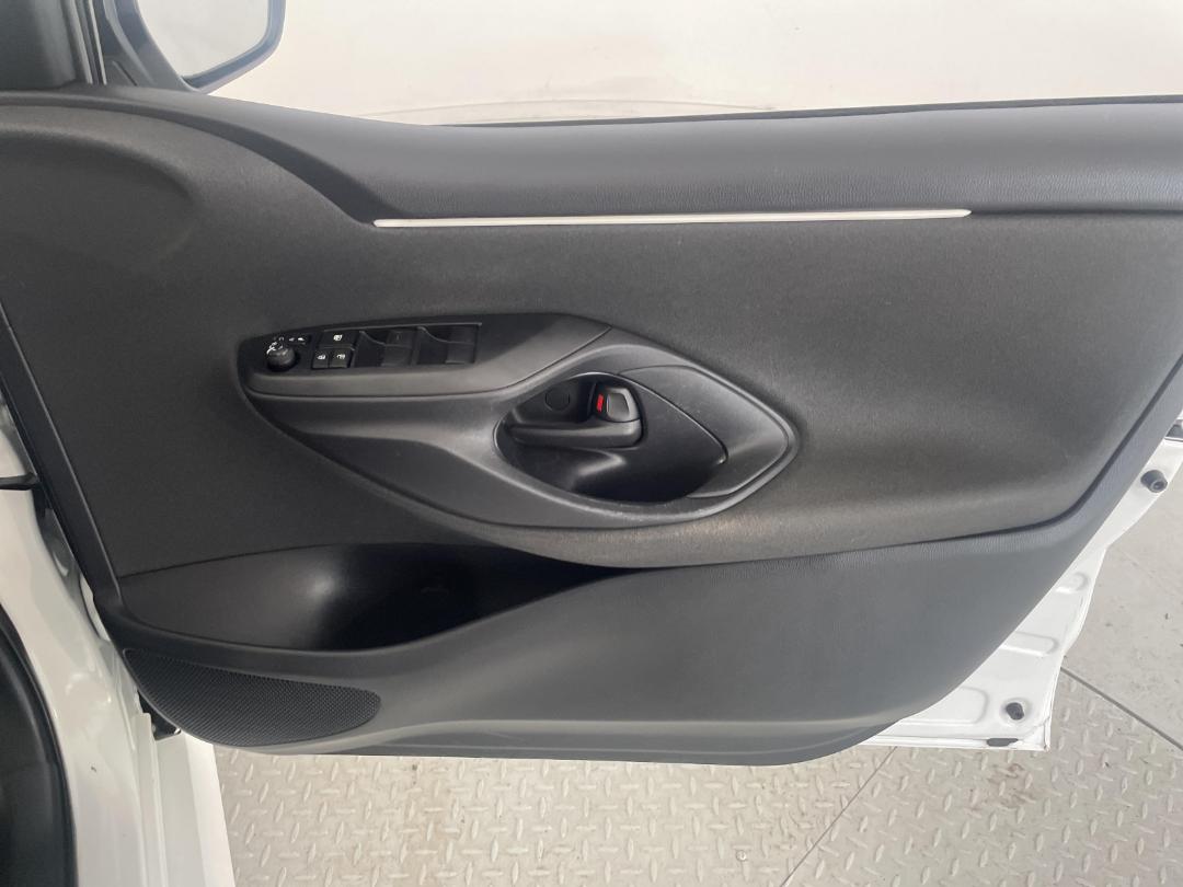 Photo '15' of Toyota Yaris