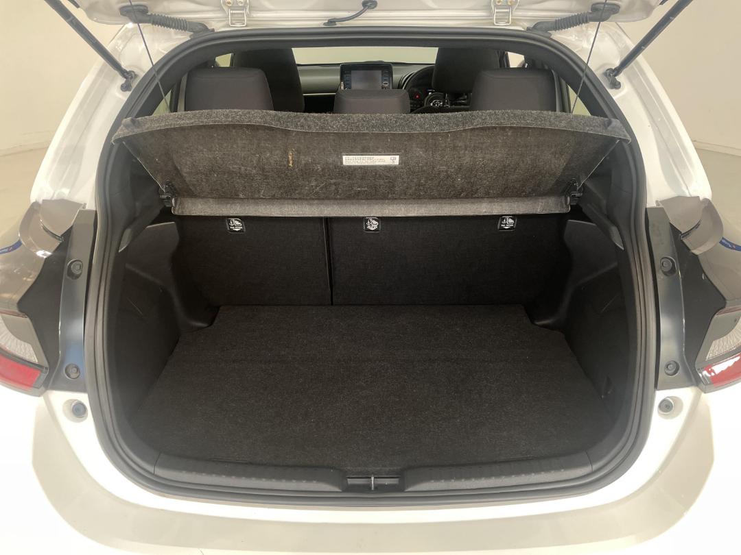 Photo '14' of Toyota Yaris