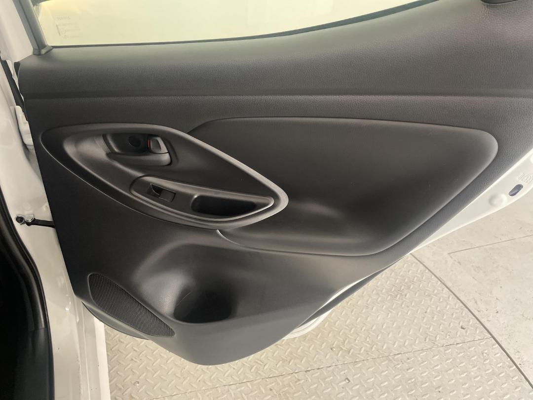 Photo '19' of Toyota Yaris