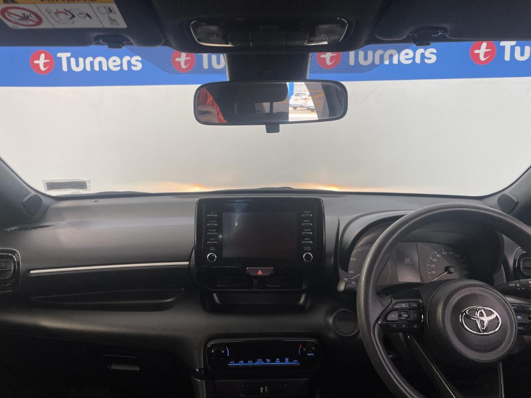 Photo '17' of Toyota Yaris