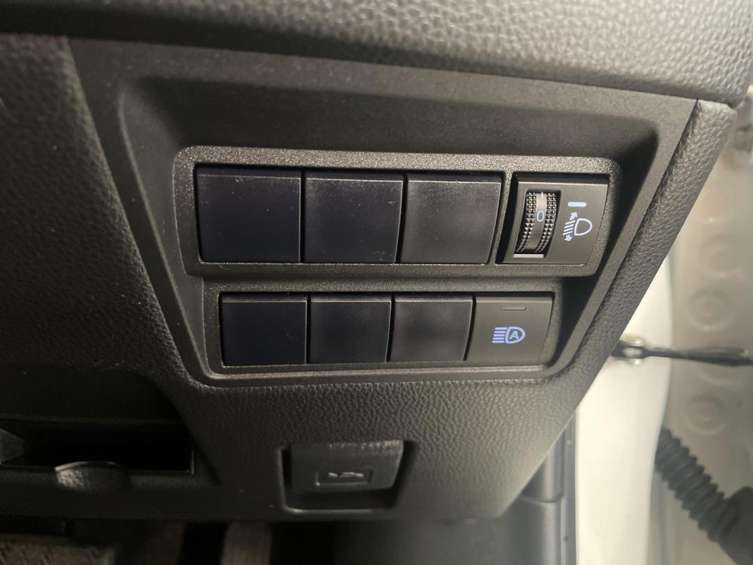 Photo '24' of Toyota Yaris