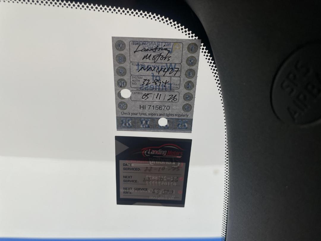 Photo '33' of Toyota Yaris