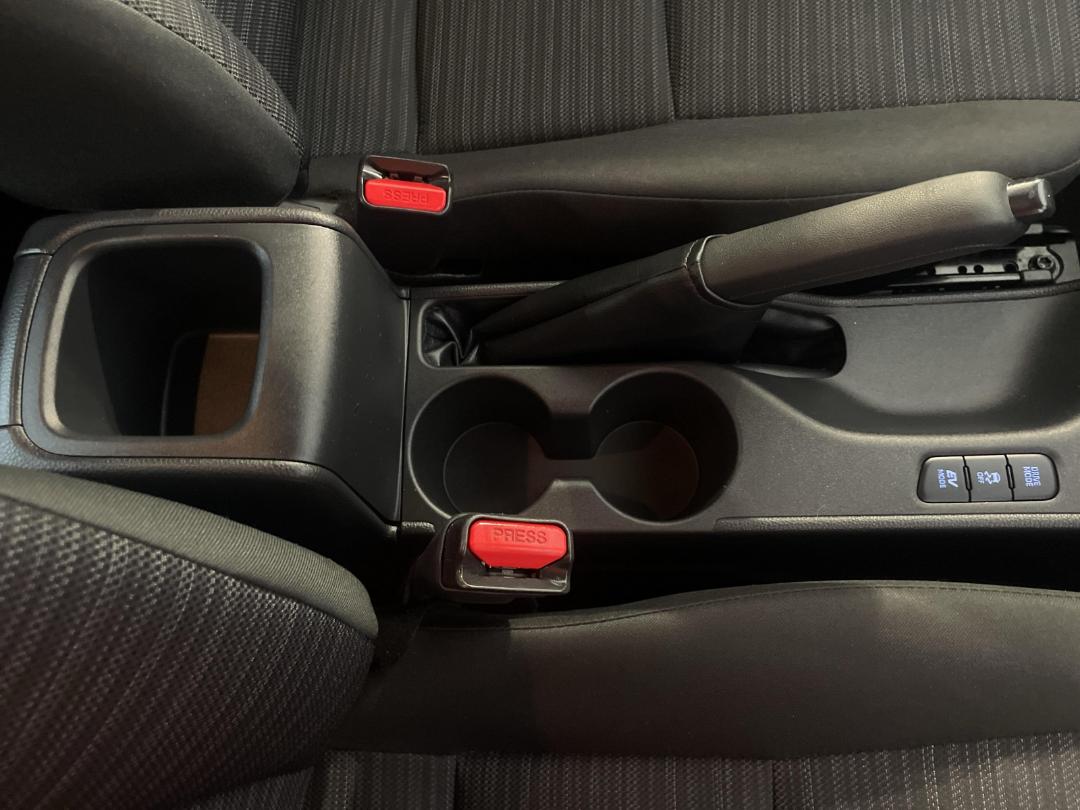 Photo '32' of Toyota Yaris