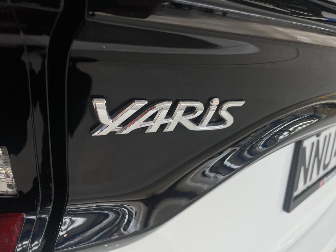 Photo '36' of Toyota Yaris