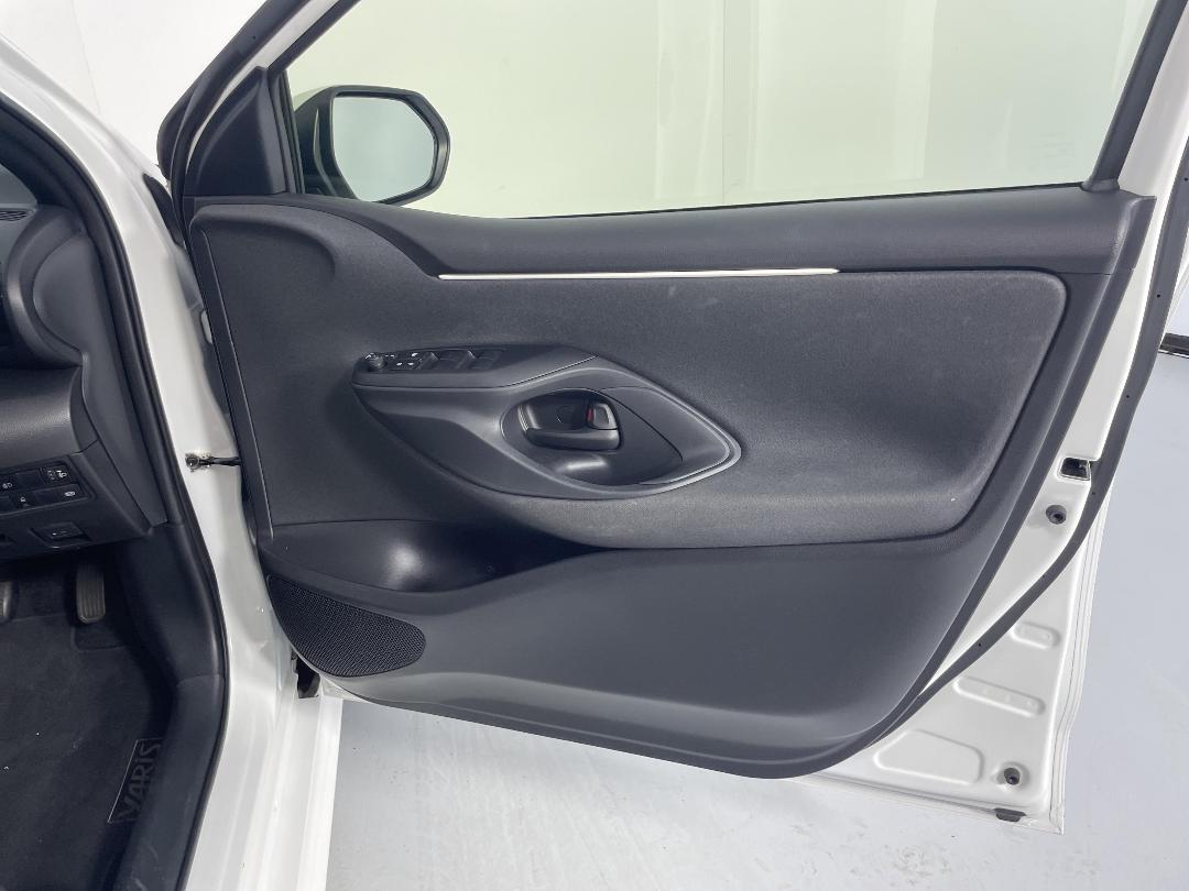 Photo '15' of Toyota Yaris