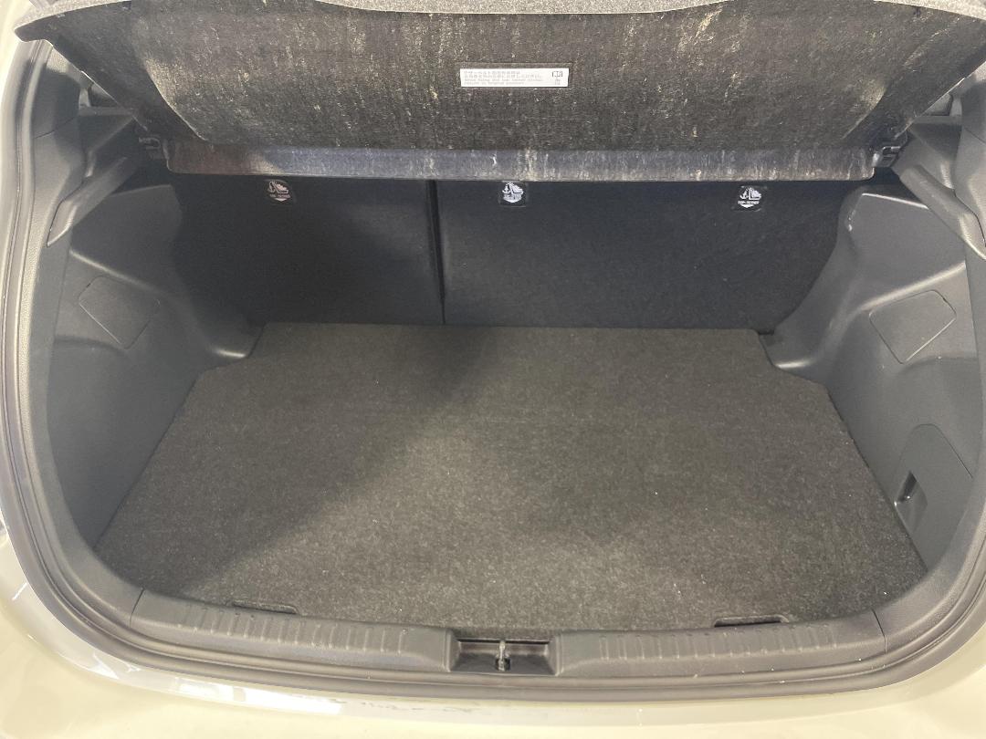 Photo '14' of Toyota Yaris