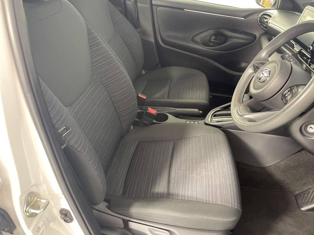 Photo '16' of Toyota Yaris