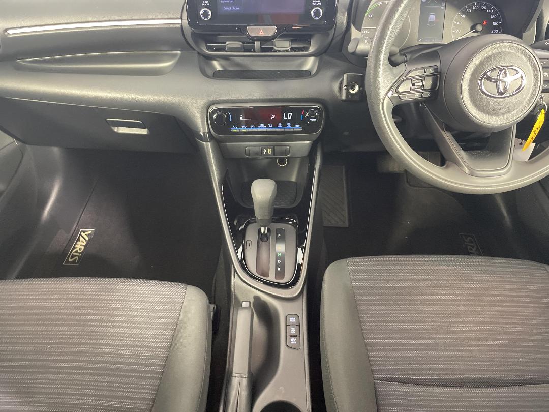 Photo '18' of Toyota Yaris