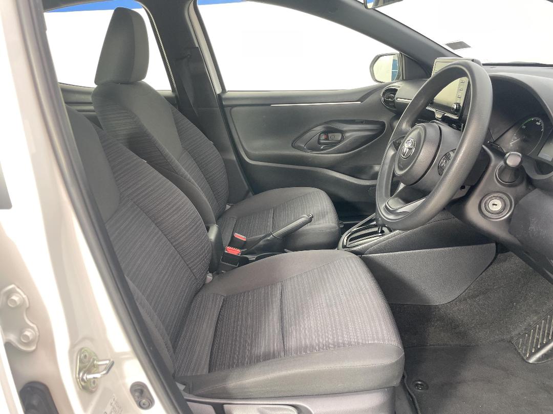 Photo '16' of Toyota Yaris