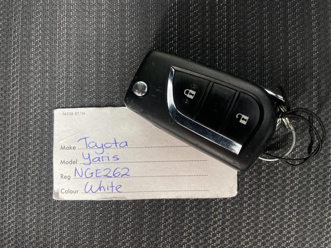 Photo '22' of Toyota Yaris