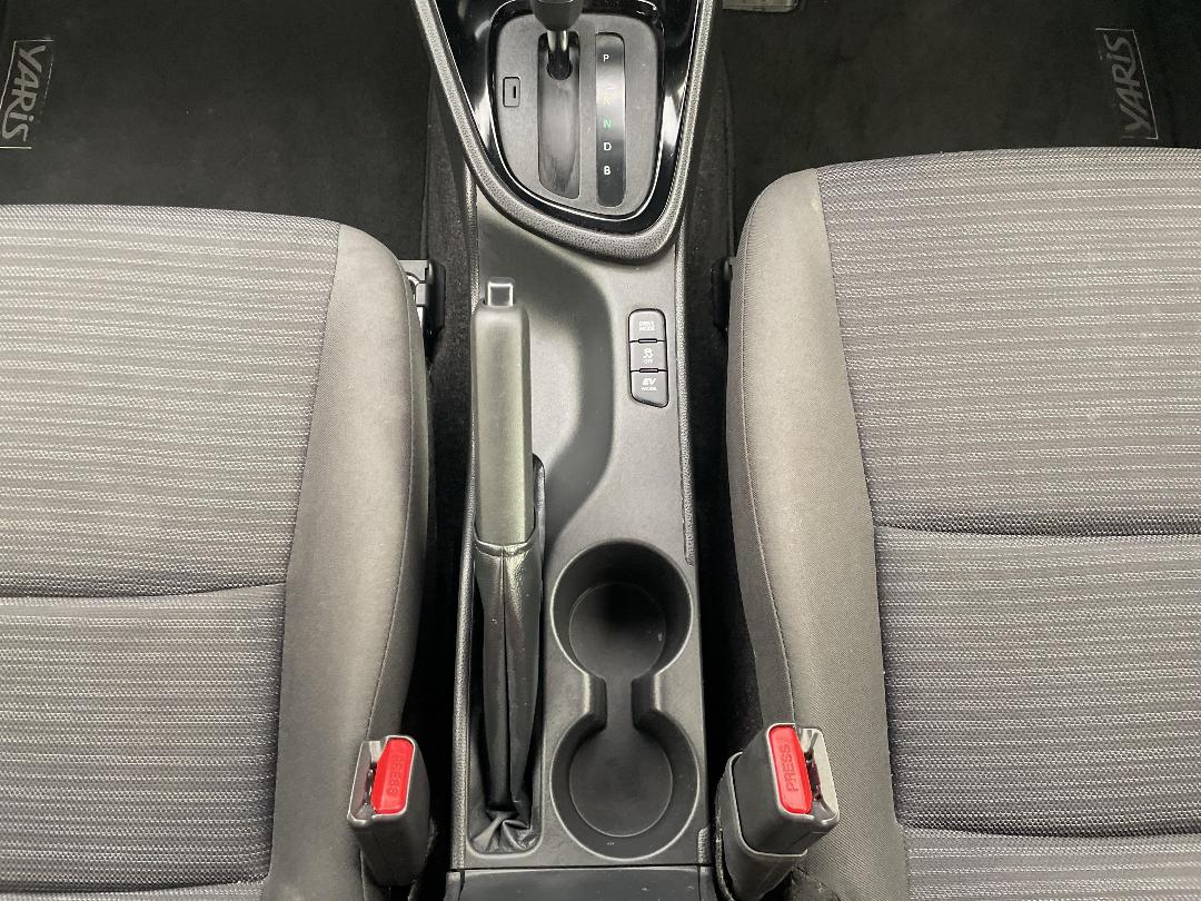 Photo '18' of Toyota Yaris