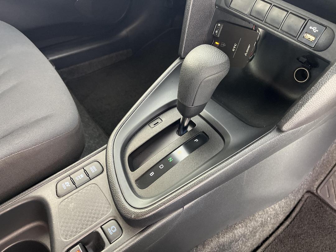 Photo '18' of Toyota Yaris Photo '18' of Toyota Yaris