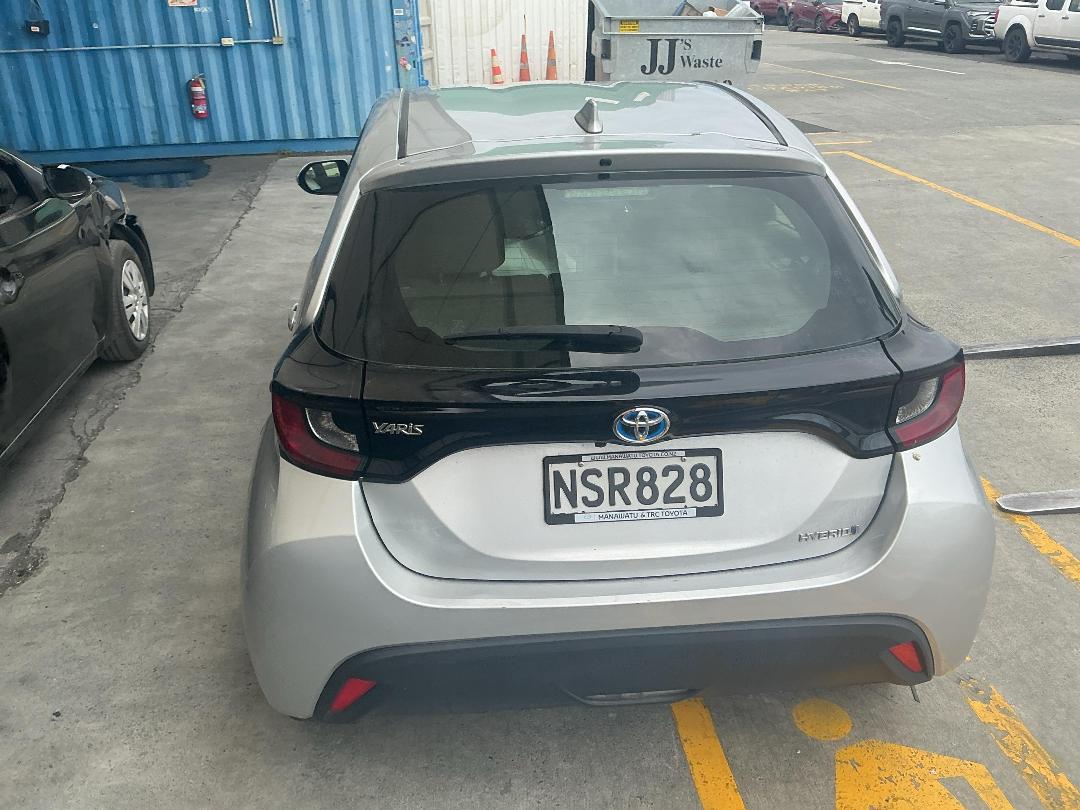 Photo '10' of Toyota Yaris GX