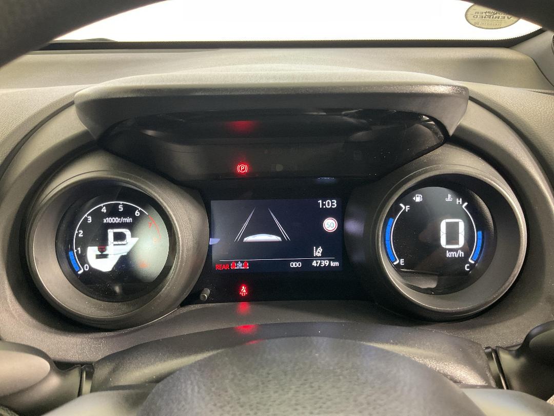 Photo '21' of Toyota Yaris