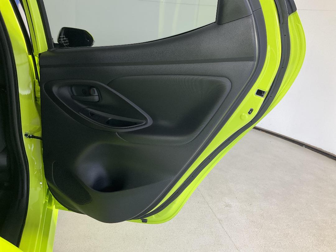 Photo '19' of Toyota Yaris