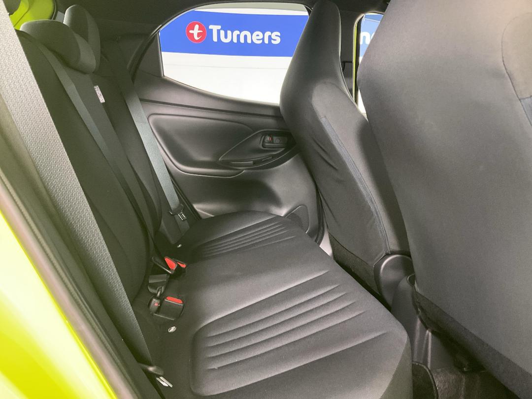 Photo '20' of Toyota Yaris