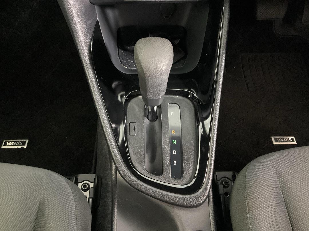 Photo '18' of Toyota Yaris