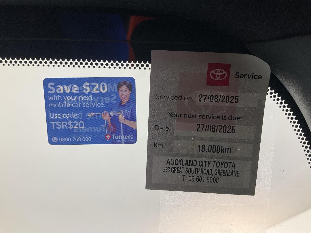 Photo '24' of Toyota Yaris