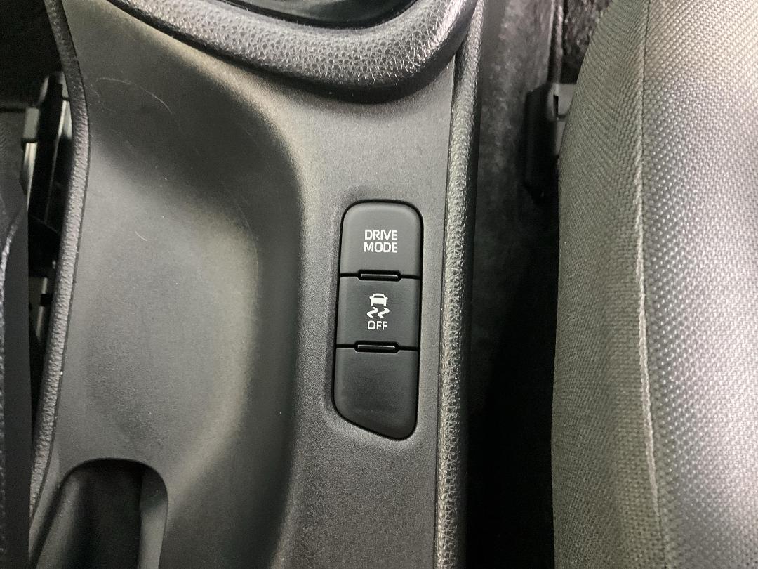 Photo '30' of Toyota Yaris