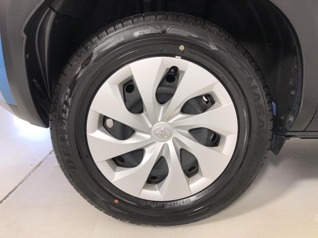 Photo '12' of Toyota Yaris Cross